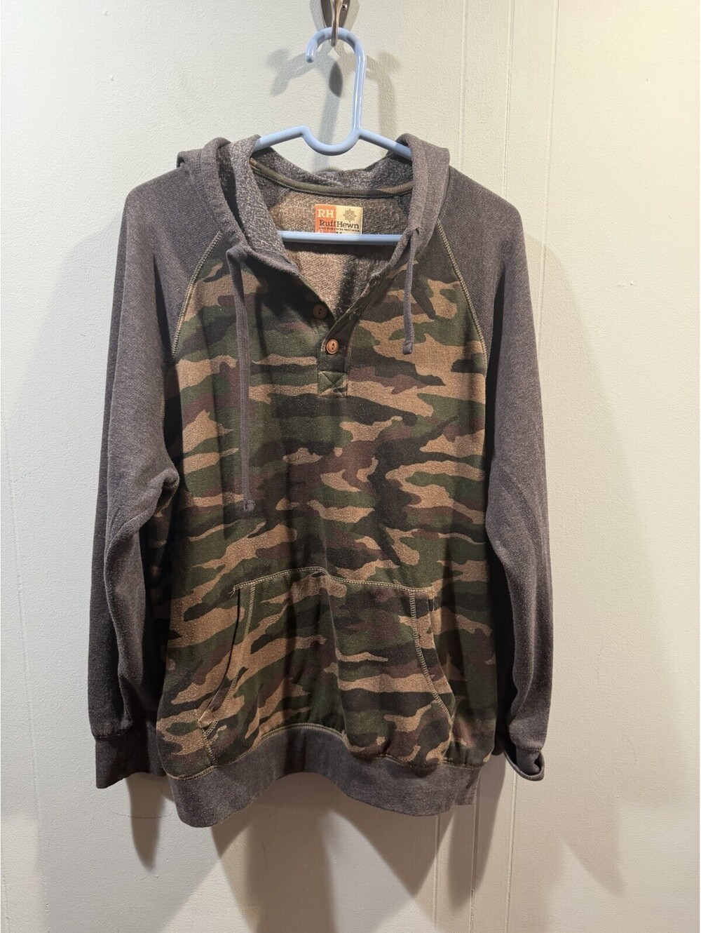 Mens Ruff Hewn Long Sleeves T Shirt With Hoodie Camouflage Size Medium